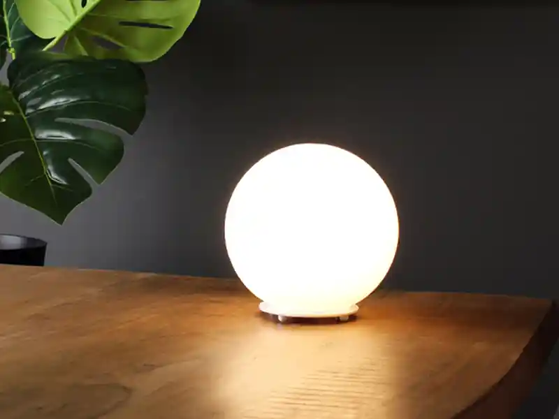 Jetzt Bestellen LUCE Design Kleine Tischleuchte CITY Glaskugel Lampenschirm in Opalweiß, Ø 15cm