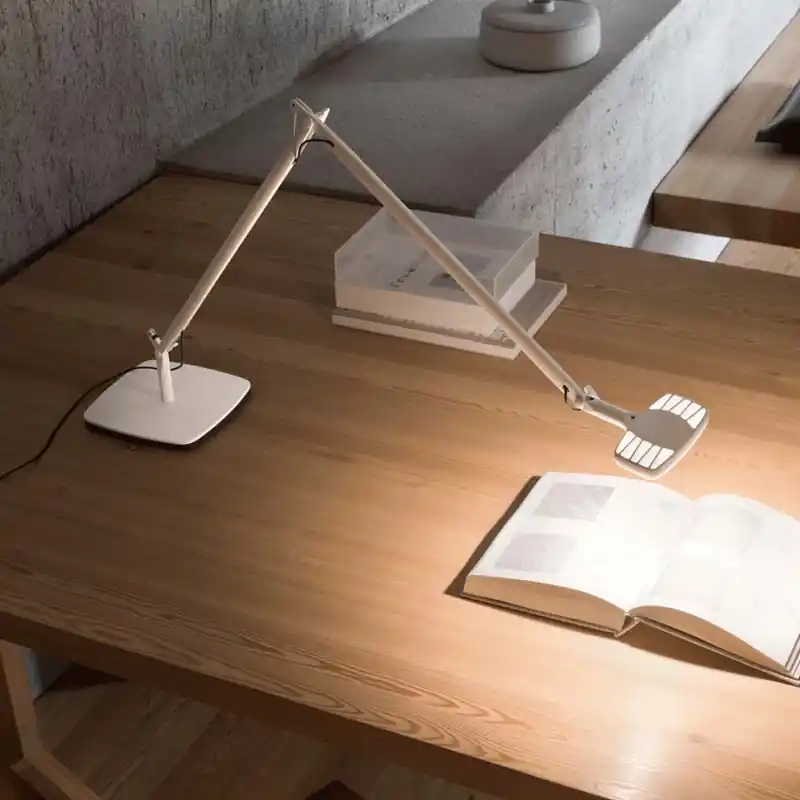 Expressversand Luceplan Otto Watt LED-Schreibtischleuchte